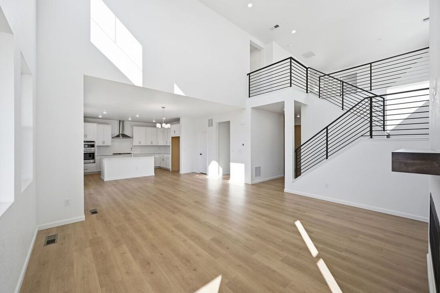 Spacious, unfurnished interior of a new home in Macanta, Castle Rock (Image 10).