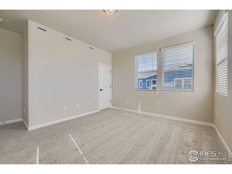 Spacious, unfurnished interior of a new home in , Longmont (Image 20).