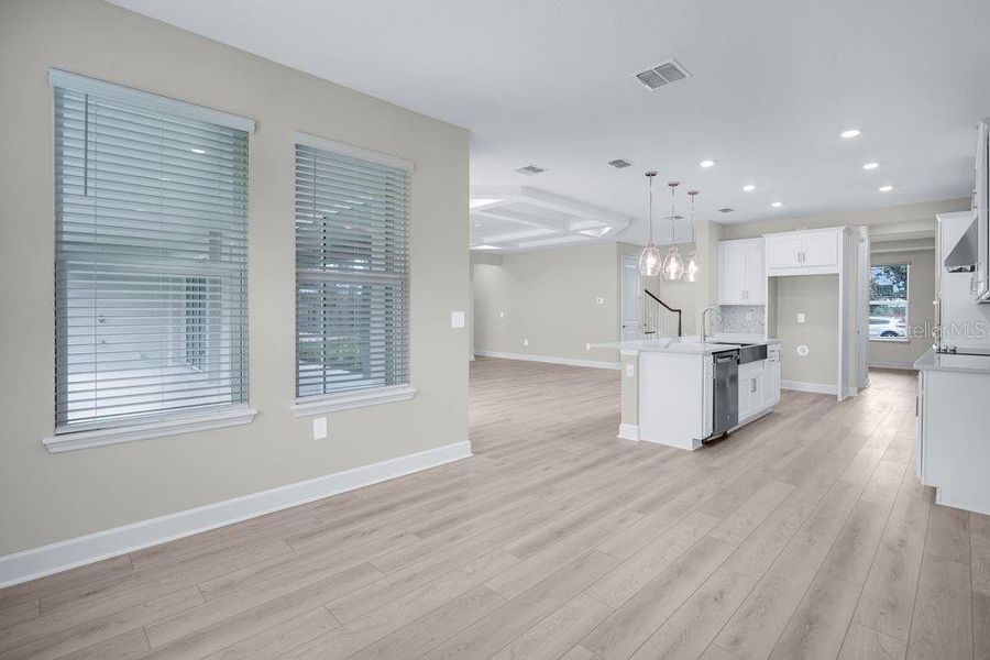 Spacious, unfurnished interior of a new home in Timber Ridge, Plant City (Image 35).