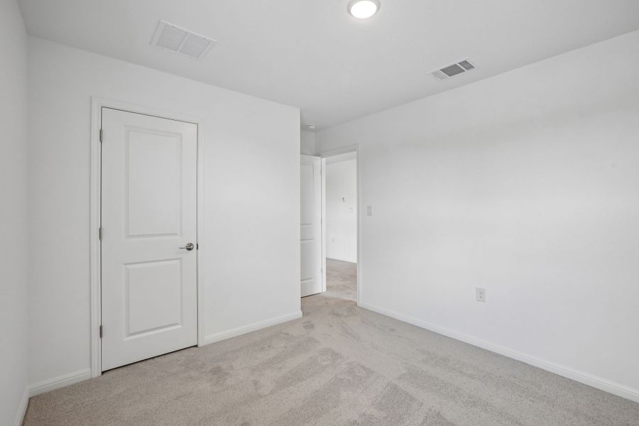 Spacious, unfurnished interior of a new home in Lisso, Pflugerville (Image 33).