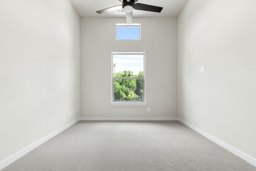 Spacious, unfurnished interior of a new home in Cottonwood Creek, Rowlett (Image 25).