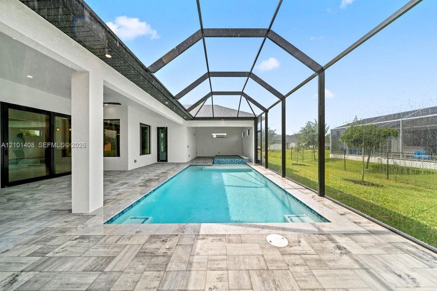 Exterior details and patio area of a home in , Cape Coral (Image 35).