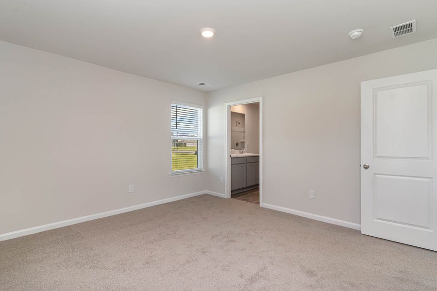Representative unfurnished interior of a home built from the Plan by D.R. Horton in Auberon Woods, Conway (Image 21). Representative unfurnished interior of a home built from the Plan by D.R. Horton in Auberon Woods, Conway (Image 21).