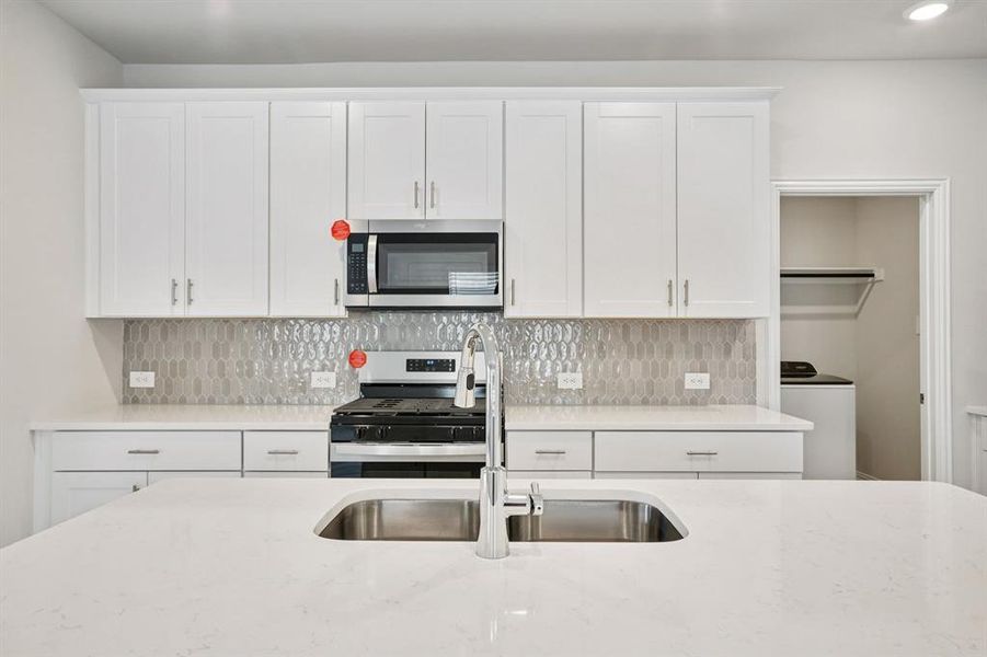 Photo is not of the actual home, but is an inspirational photo of builder’s model home and may depict options, furnishings, and/or decorator features that are not included. Photo is not of the actual home, but is an inspirational photo of builder’s model home and may depict options, furnishings, and/or decorator features that are not included.