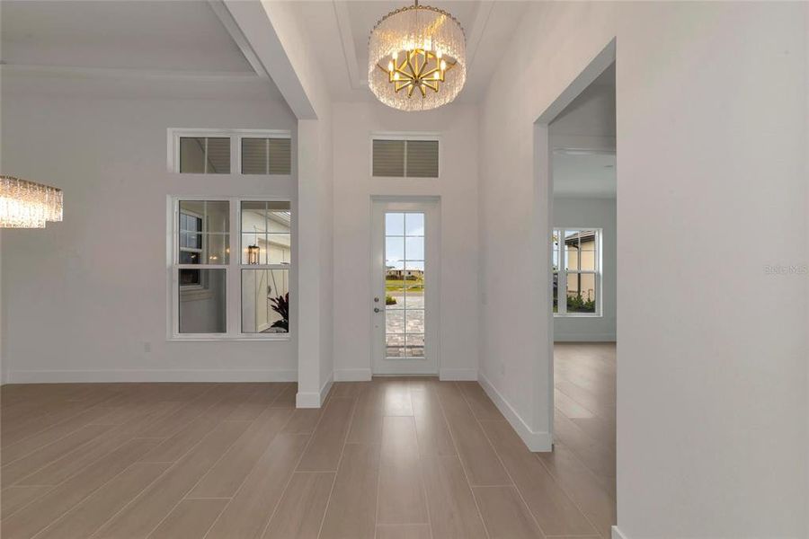 Spacious, unfurnished interior of a new home in , Sarasota (Image 40).