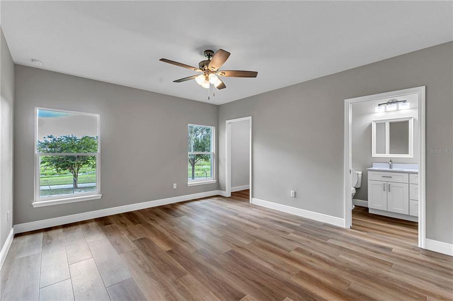Spacious, unfurnished interior of a new home in , Orange City (Image 25).
