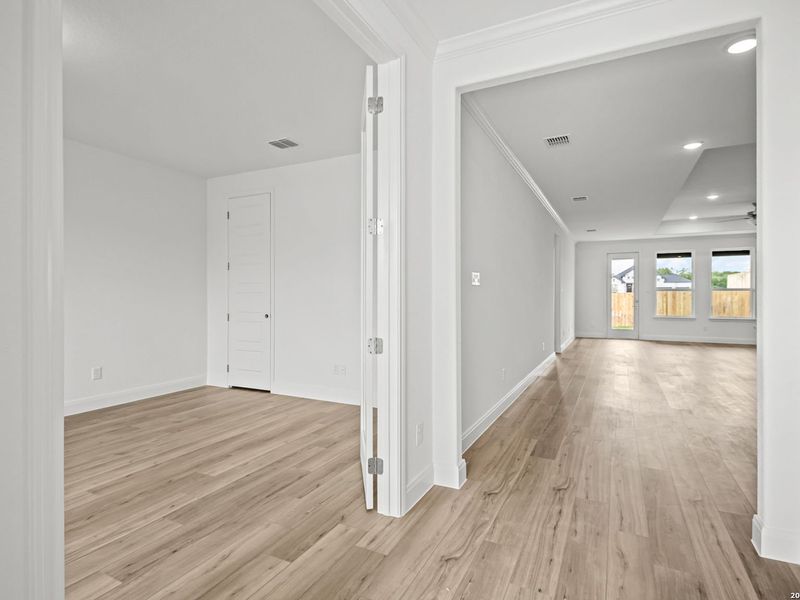 Spacious, unfurnished interior of a new home in The Reserve at Potranco Oaks, Castroville (Image 17).
