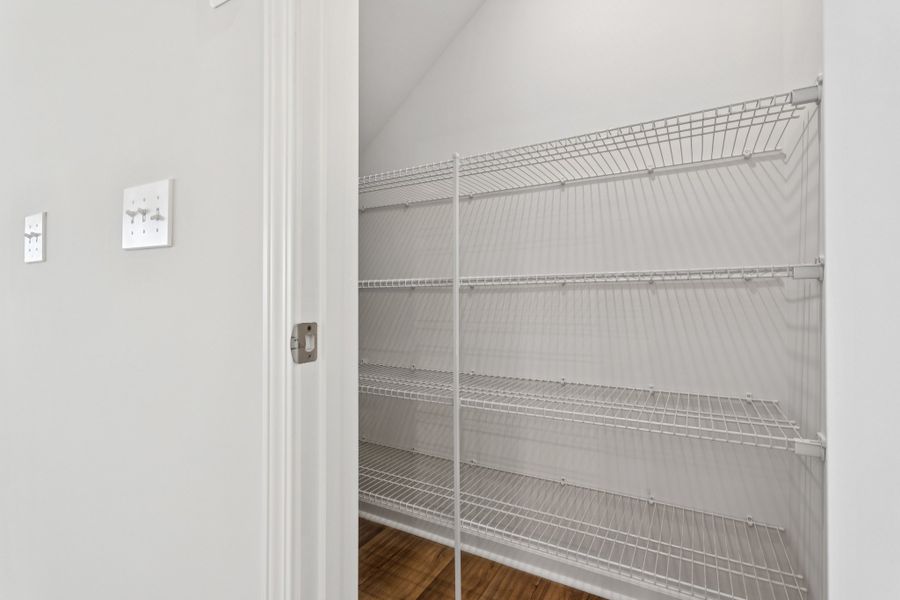 Spacious, unfurnished interior of a new home in Lakeview Village, Charlotte (Image 14).