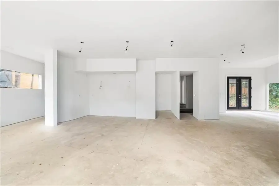 Spacious, unfurnished interior of a new home in , Atlanta (Image 3). Spacious, unfurnished interior of a new home in , Atlanta (Image 3).