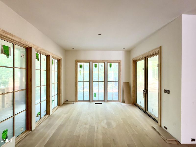 B7462A71-E3F9-4713-B29B-1FEDA93856AE_1_1