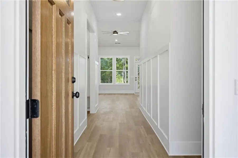 Spacious, unfurnished interior of a new home in , Gainesville (Image 17).