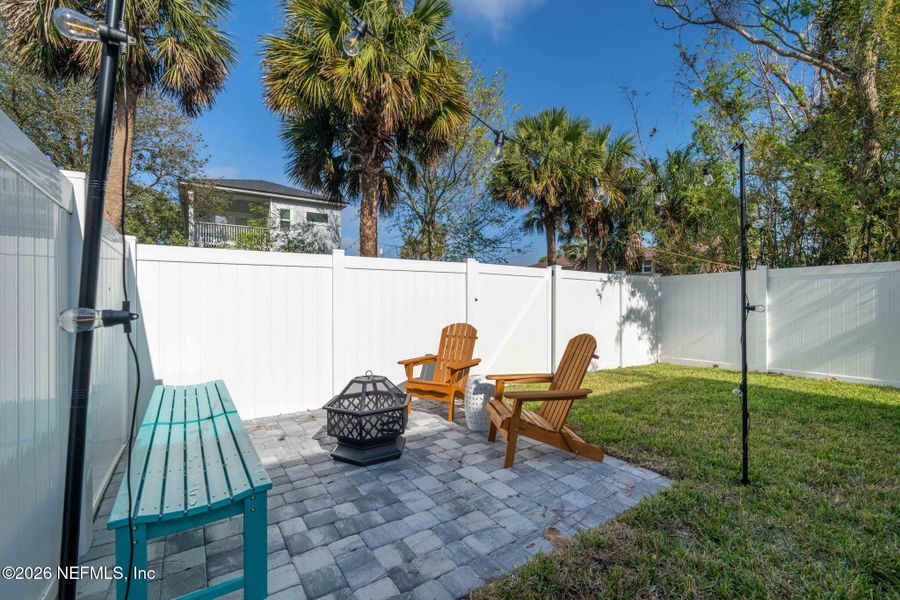 Exterior details and patio area of a home in , Jacksonville Beach (Image 26).
