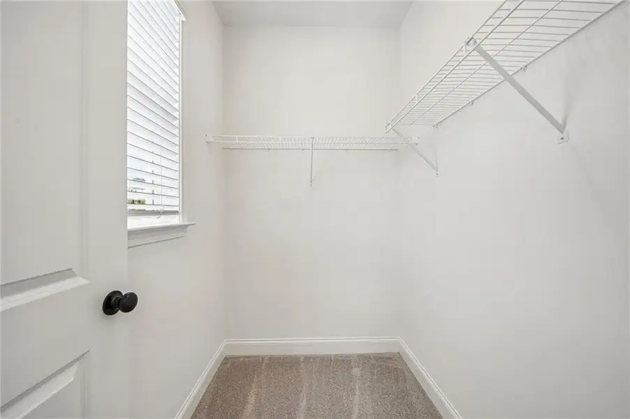 Spacious, unfurnished interior of a new home in Auburn Glen, Dacula (Image 26).