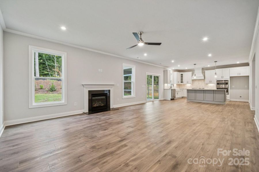 Spacious, unfurnished interior of a new home in Glenhurst, Matthews (Image 35).