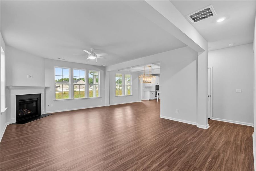Spacious, unfurnished interior of a new home in Fieldstone, Lexington (Image 18).