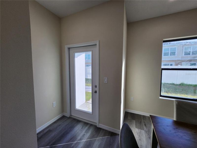 Spacious, unfurnished interior of a new home in , Tampa (Image 23).