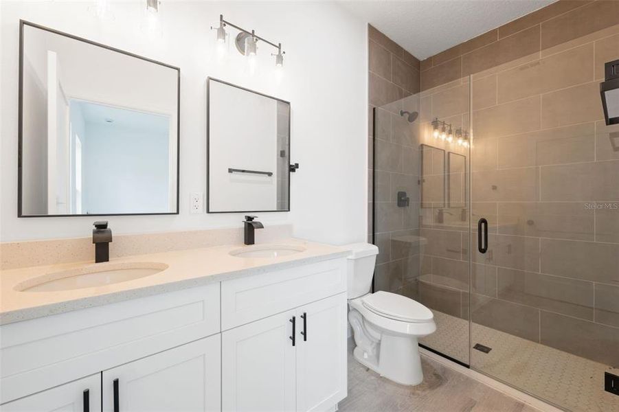 Furnished interior view inside a new home in , Ocala (Image 5).