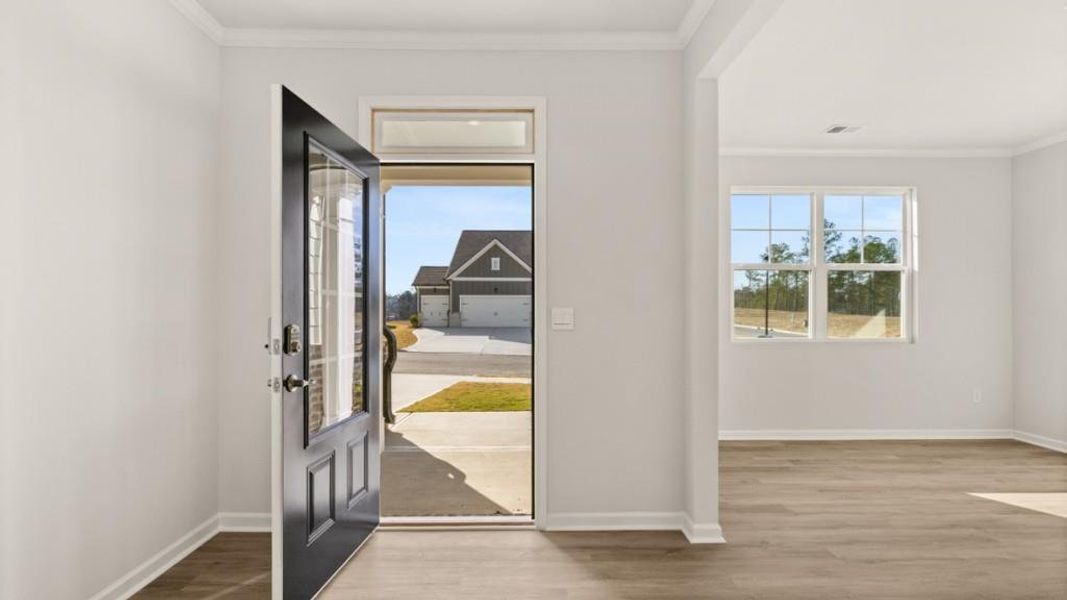 Spacious, unfurnished interior of a new home in Fairway 17 at Mirror Lake, Villa Rica (Image 15).