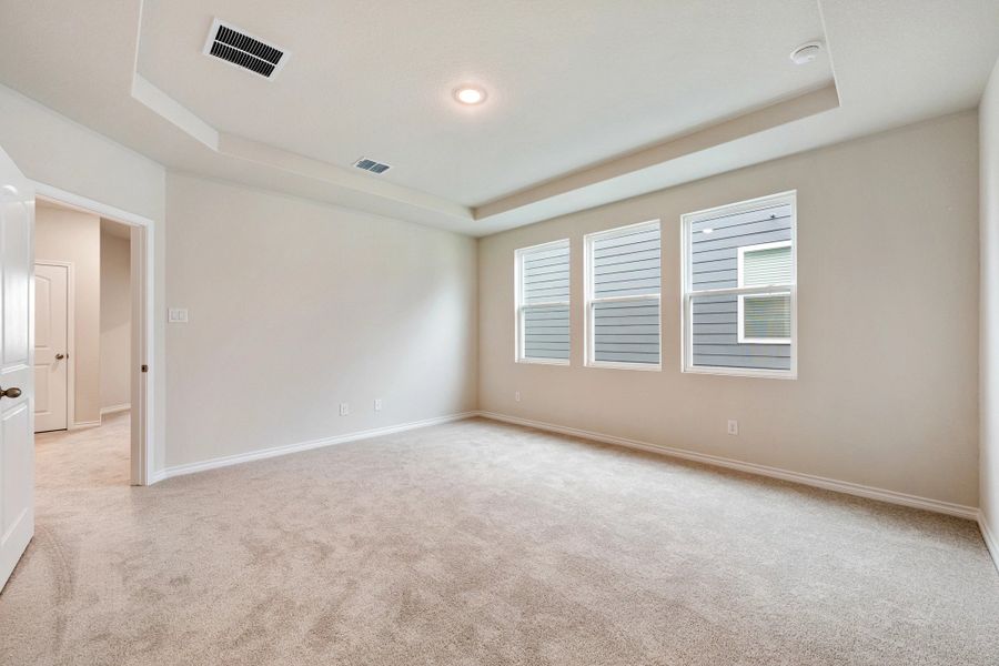 Spacious, unfurnished interior of a new home in The Cottages at Lariat, Liberty Hill (Image 41).