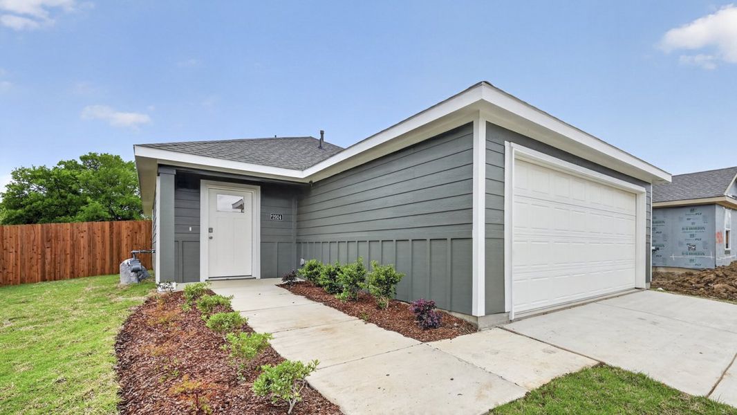Representative exterior details of a home built from the Barton by D.R. Horton in The Hills of Sherman, Sherman (Image 3).