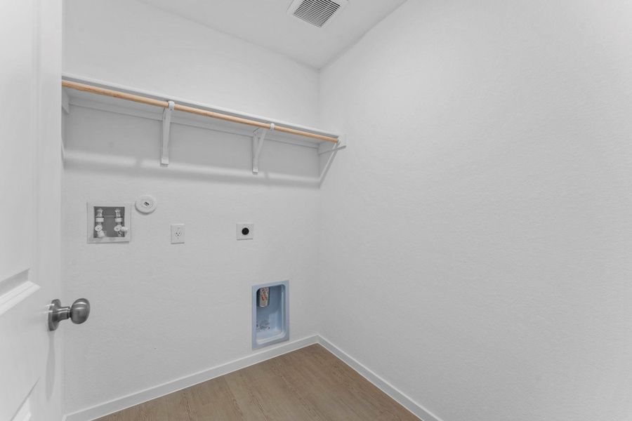 Spacious, unfurnished interior of a new home in Friendship Oaks, Fredericksburg (Image 16).