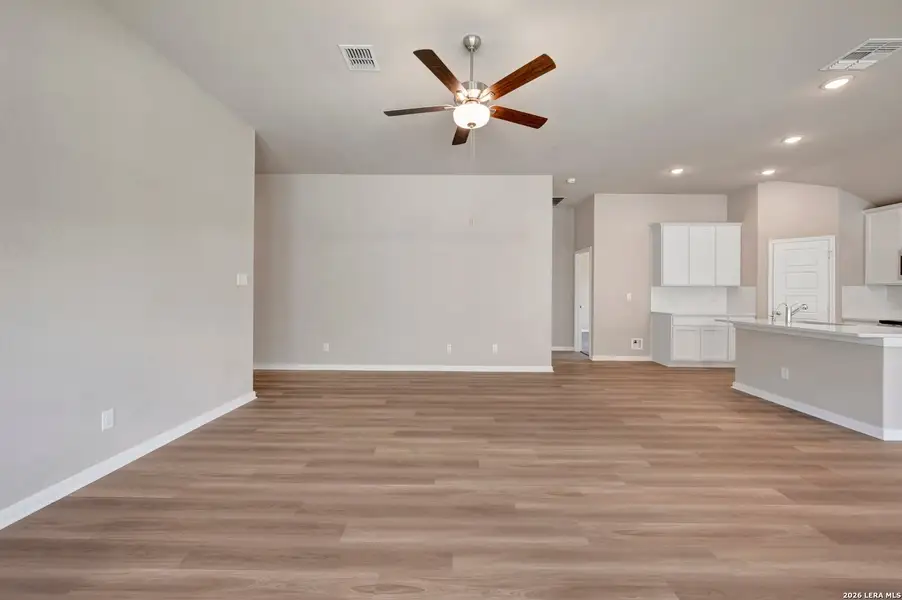 Spacious, unfurnished interior of a new home in Greenspoint Heights, Seguin (Image 18).