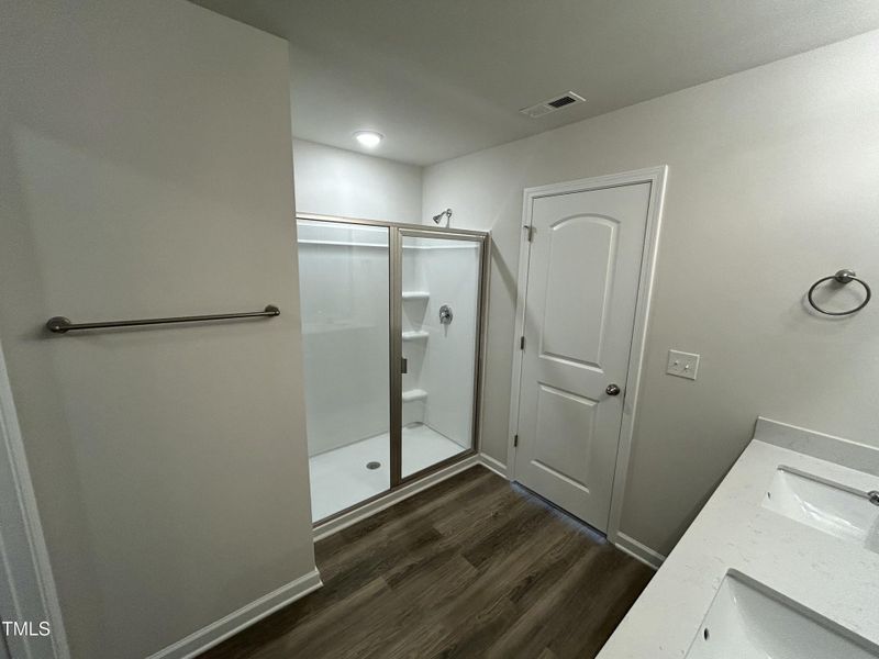 Owners Suite Bathroom pic 2