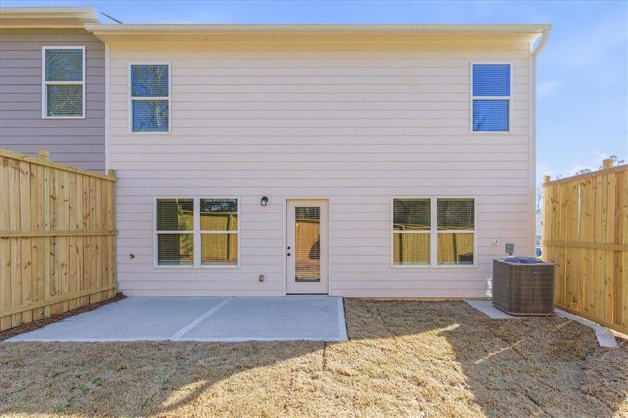 Exterior details and patio area of a home in Silver Leaf, Dawsonville (Image 17).