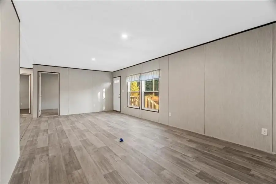 Spacious, unfurnished interior of a new home in , Fairmount (Image 18).