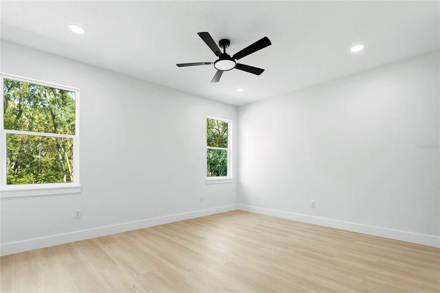 Spacious, unfurnished interior of a new home in , Spring Hill (Image 19).