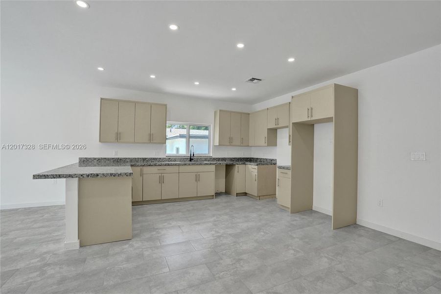 Furnished interior view inside a new home in , Fort Lauderdale (Image 5).