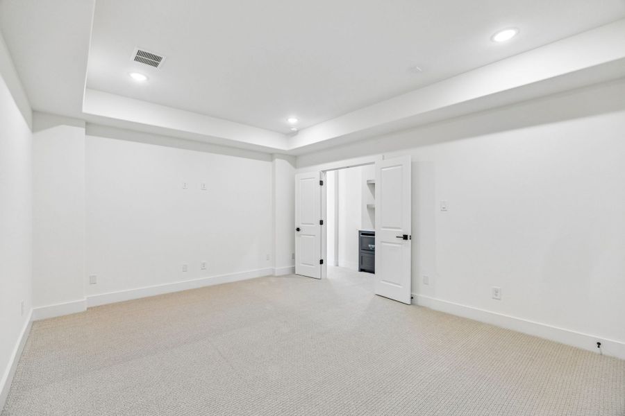 Spacious, unfurnished interior of a new home in The Parks at Wilson Creek, Celina (Image 45).