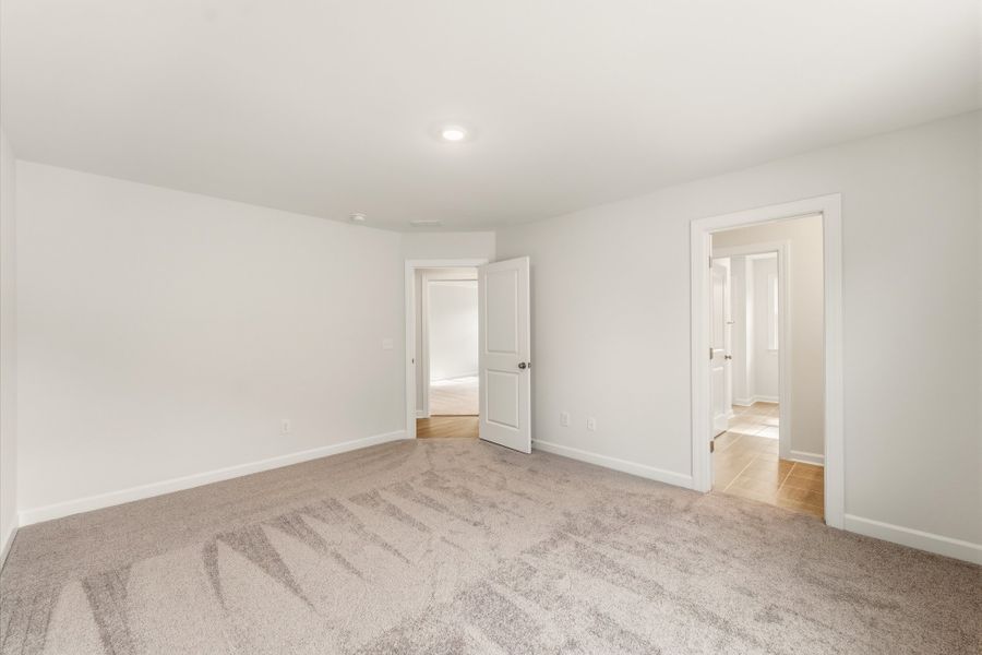 Spacious, unfurnished interior of a new home in Timberland Grove, Anderson (Image 38).