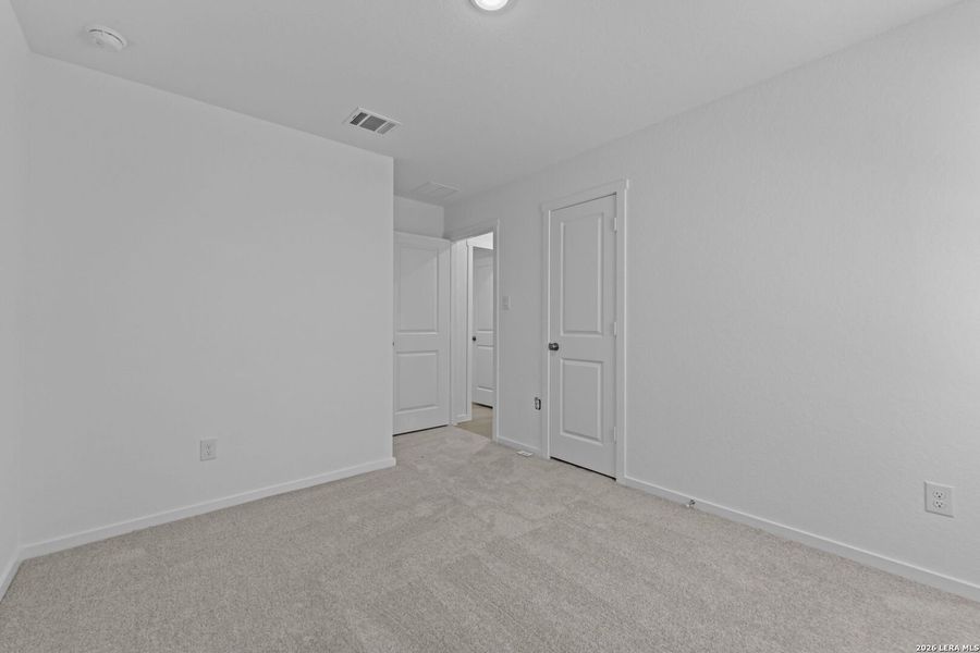 Spacious, unfurnished interior of a new home in Guadalupe Ridge, New Braunfels (Image 21).