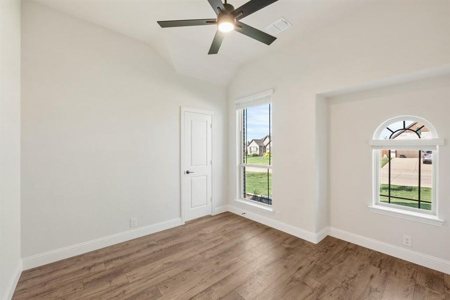 Spacious, unfurnished interior of a new home in Coyote Crossing, Godley (Image 29).