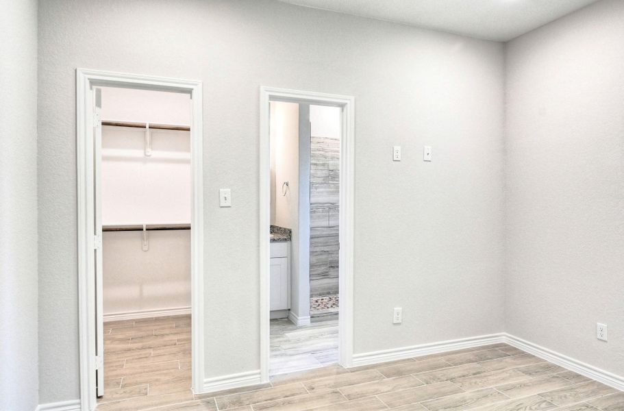 Spacious, unfurnished interior of a new home in , Willis (Image 19).