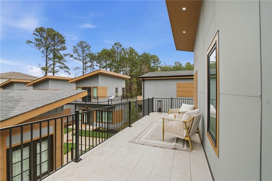 Exterior details and patio area of a home in , Union City (Image 3).
