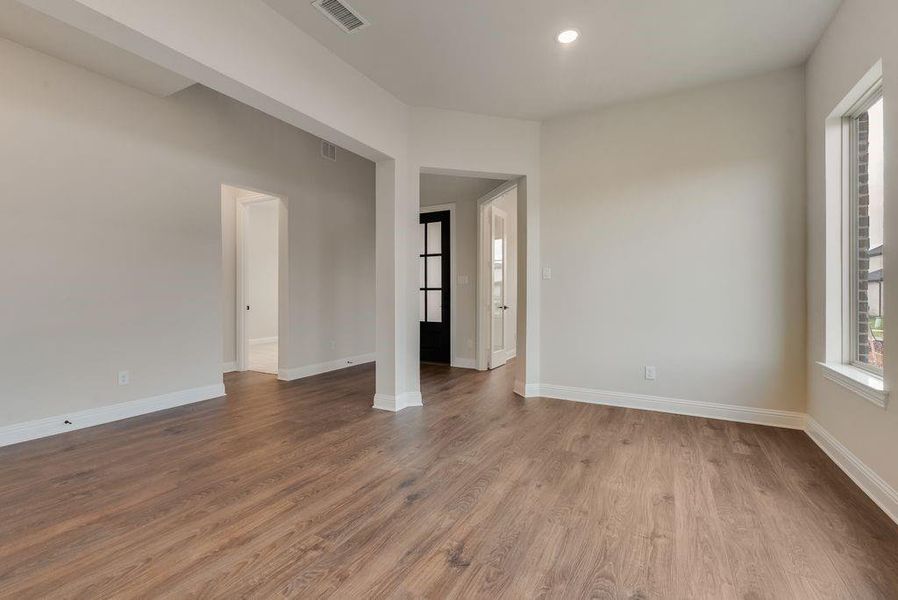 Spacious, unfurnished interior of a new home in Villages of Creekwood, Frisco (Image 23). Spacious, unfurnished interior of a new home in Villages of Creekwood, Frisco (Image 23).