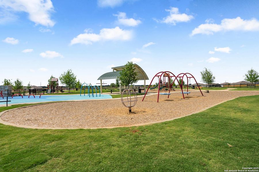 Community amenities in , Lytle (Image 27).