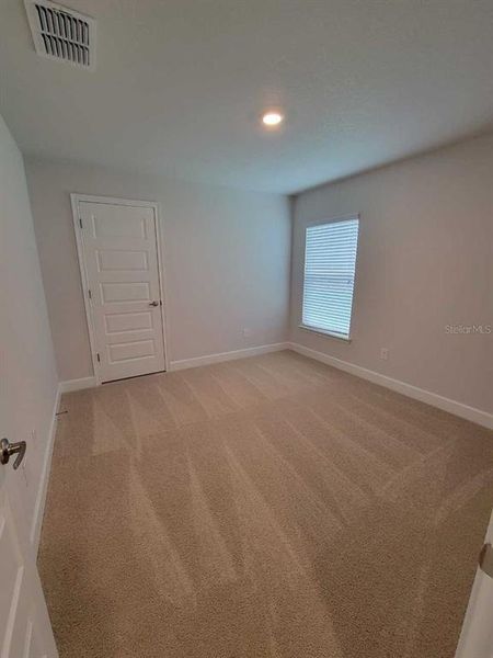 Spacious, unfurnished interior of a new home in , Ocala (Image 10).