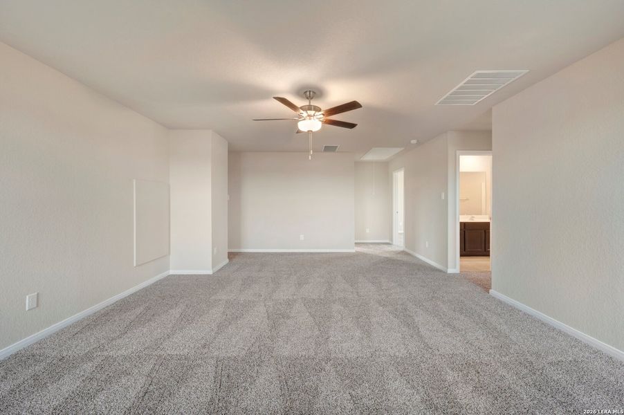 Spacious, unfurnished interior of a new home in Agave, San Antonio (Image 38). Spacious, unfurnished interior of a new home in Agave, San Antonio (Image 38).
