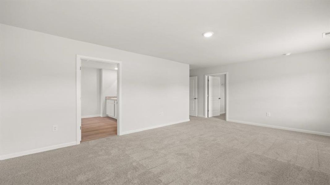 Spacious, unfurnished interior of a new home in Oakleigh Glen, Dallas (Image 22).