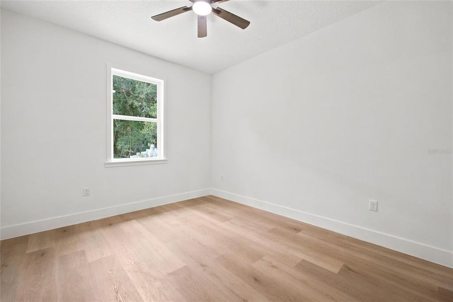 Spacious, unfurnished interior of a new home in , Dunnellon (Image 20).