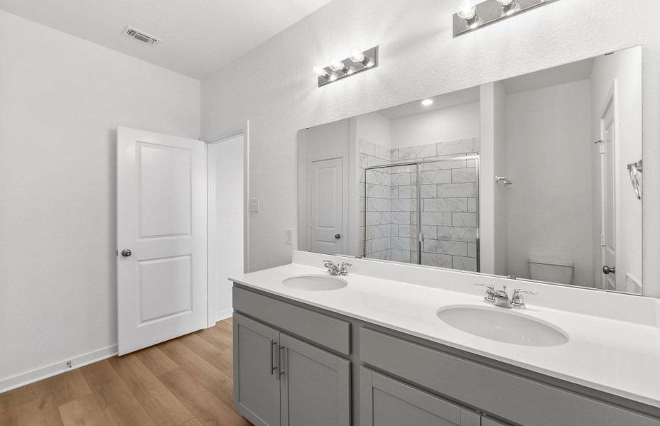 Furnished interior view inside a new home in Skyview, Belton (Image 9).