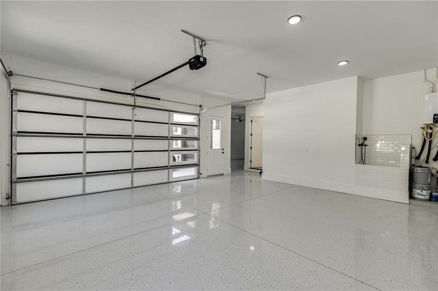 Spacious, unfurnished interior of a new home in , Gainesville (Image 67).