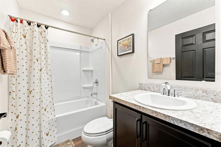 Furnished interior view inside a new home in , Davenport (Image 7).