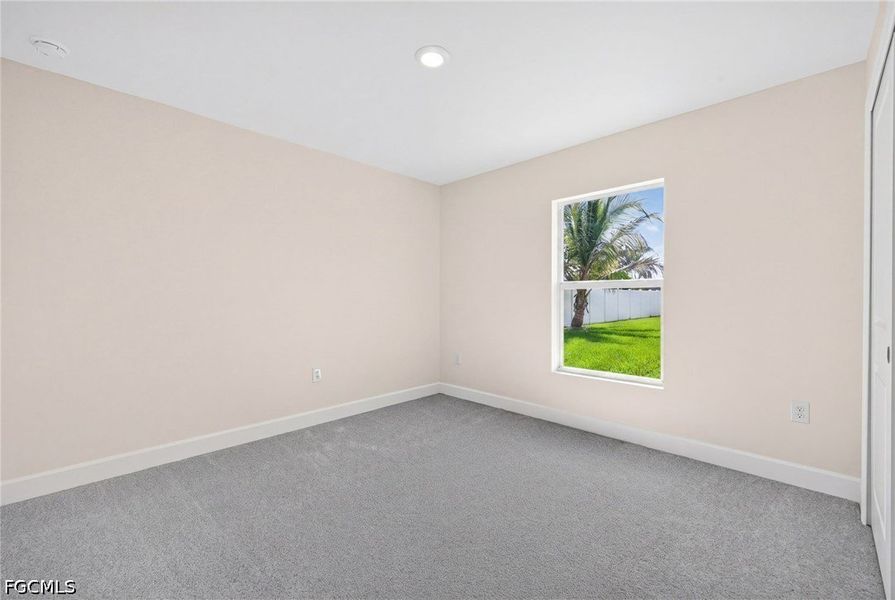 Spacious, unfurnished interior of a new home in Cape Coral, Cape Coral (Image 19).
