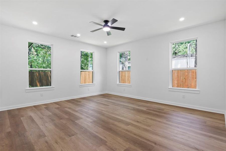 Spacious, unfurnished interior of a new home in , Mabank (Image 20). Spacious, unfurnished interior of a new home in , Mabank (Image 20).