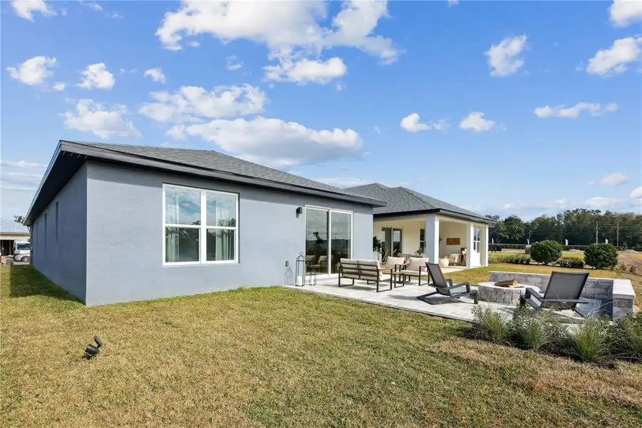 Exterior details and patio area of a home in Sabana Reserve, Ocala (Image 3).