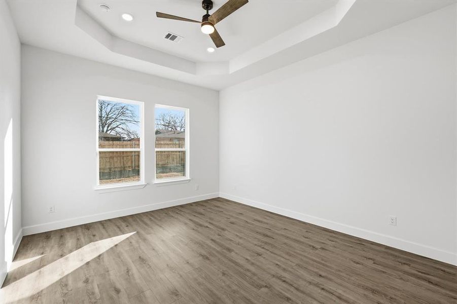 Spacious, unfurnished interior of a new home in , Haltom City (Image 20).
